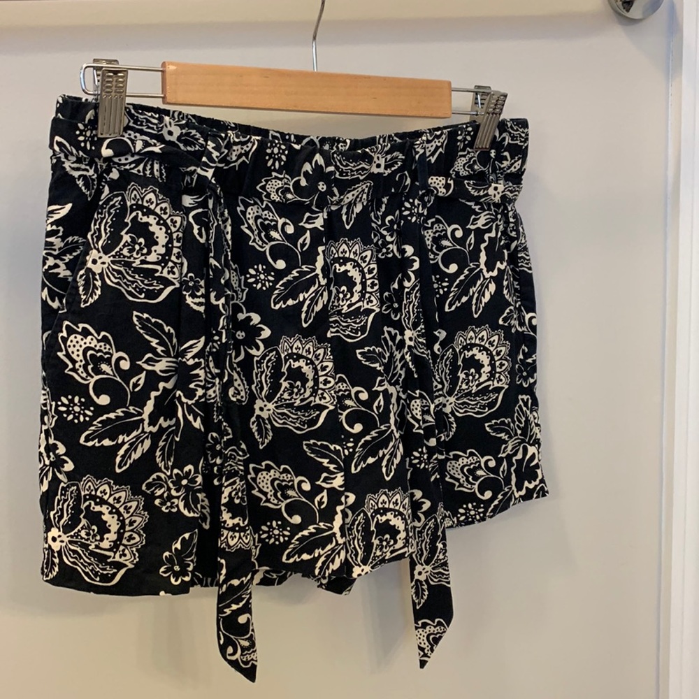 Loft dress short with tie and elastic waist and POCKETS!
